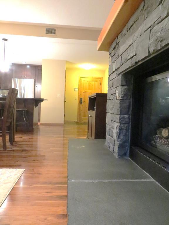 Luxury Canmore Vacations Rom bilde