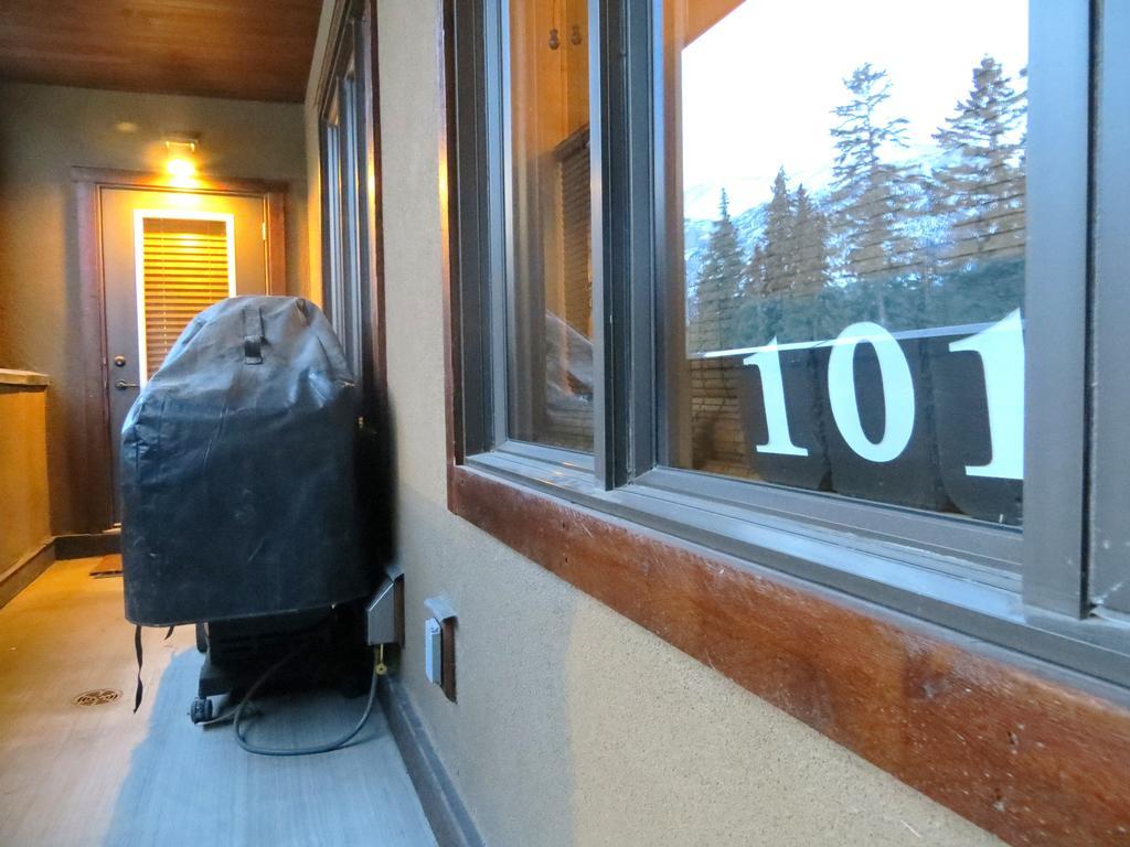 Luxury Canmore Vacations Rom bilde