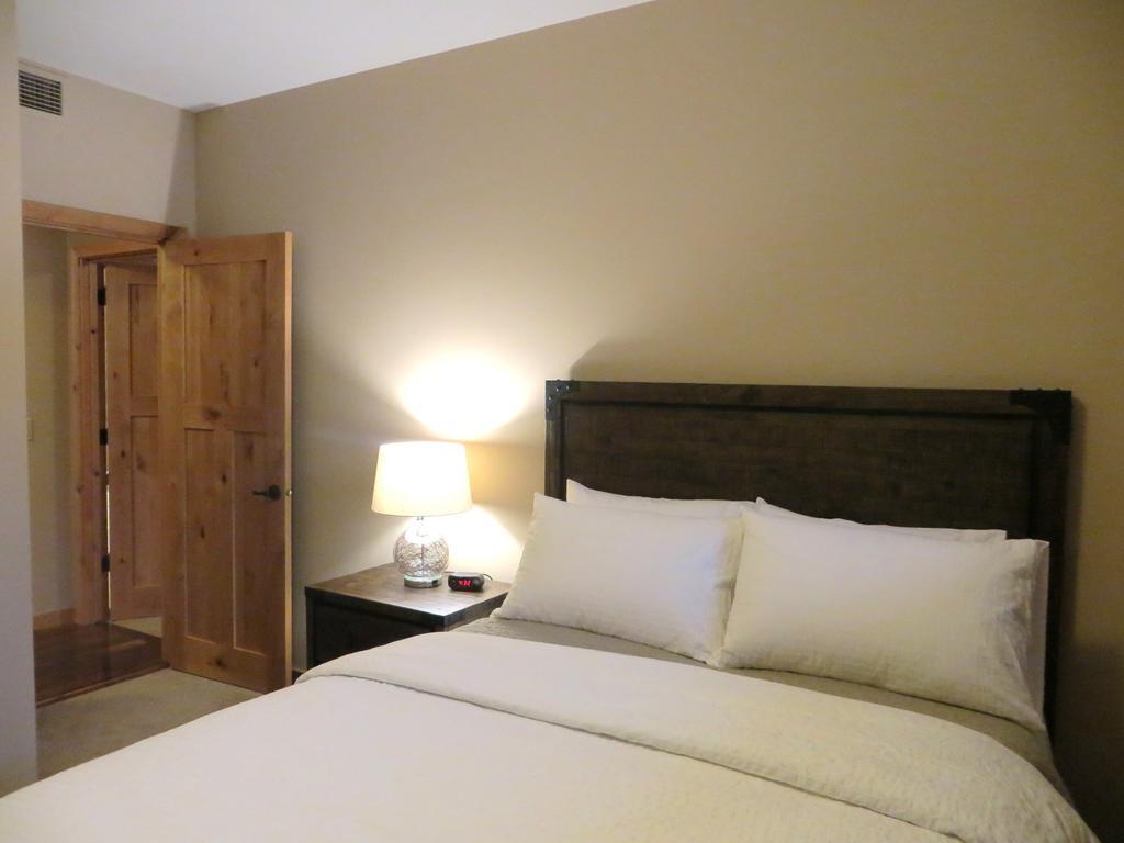 Luxury Canmore Vacations Rom bilde